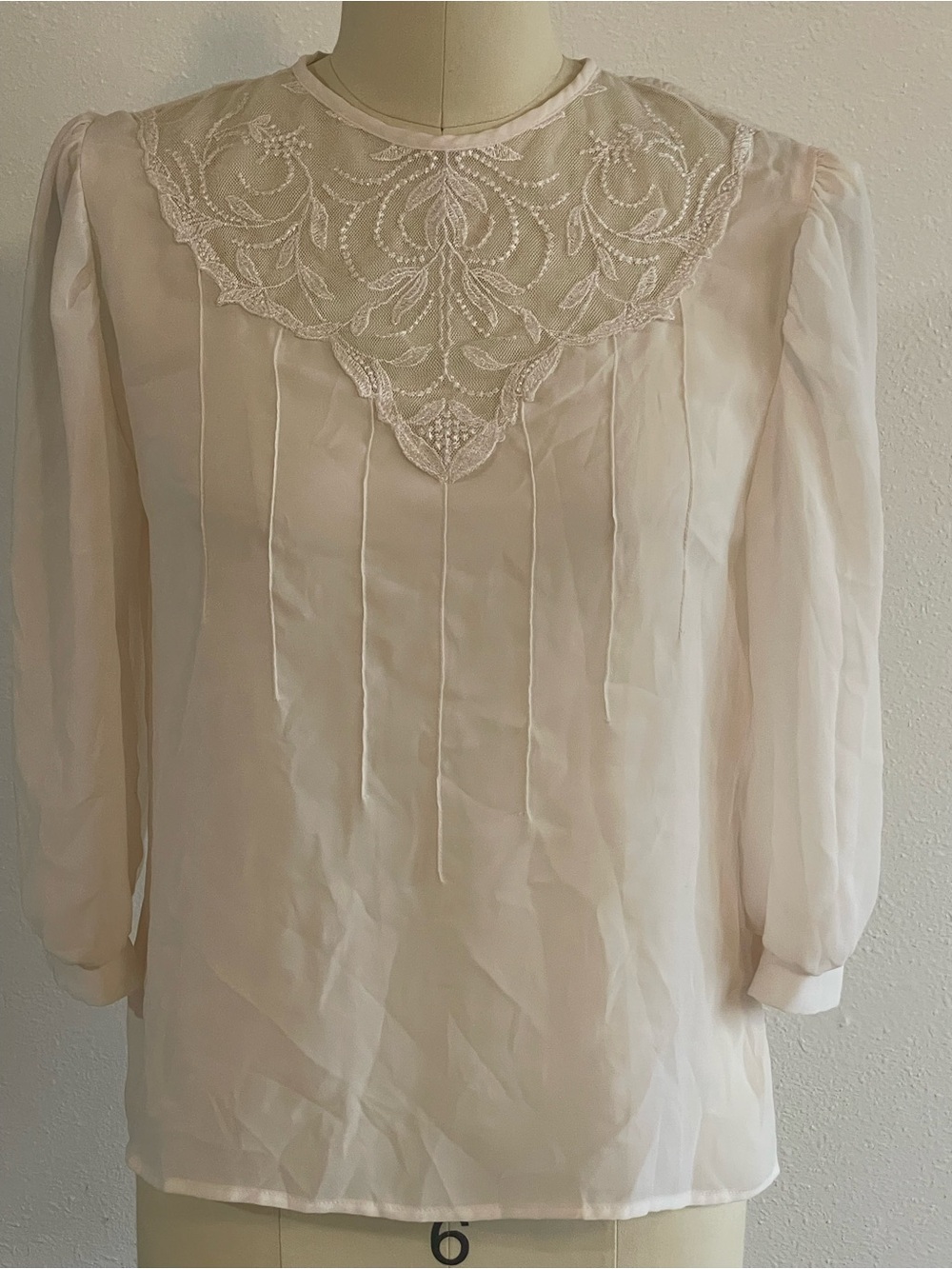 Medium Sheer Off-white Blouse with Lace Panel – Excellent Condition